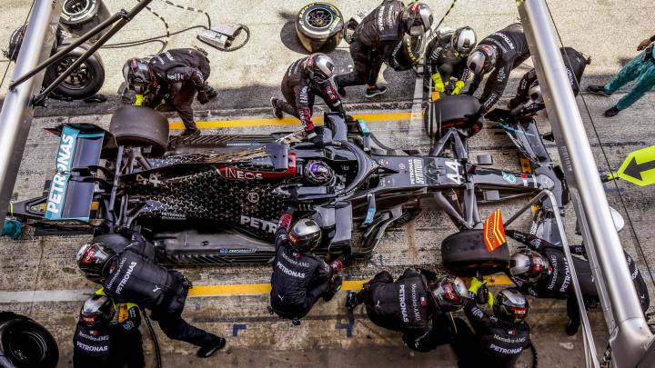 Lewis Hamilton (Mercedes W11). Barcelona, España. F1 2020.