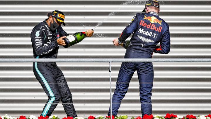 Hamilton y Verstappen, en el podio.