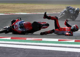 Bagnaia sospecha que se cayó tras pisar un protector de visera