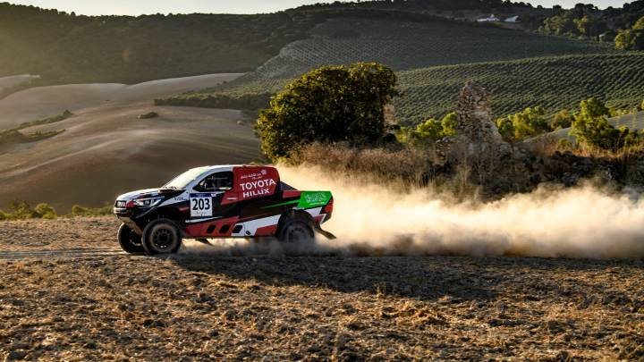 Al Rajhi con el Toyota en Andalucía.