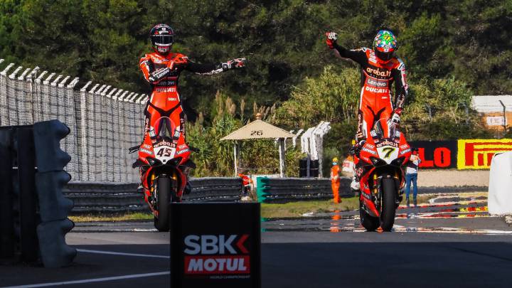 Davies despide el año con victoria y Rea con una caída