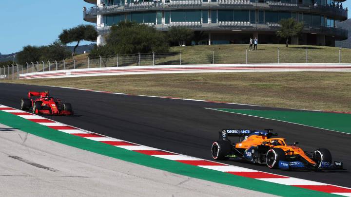 Carlos Sainz (McLaren MCL35) y Charles Leclerc (Ferrari SF1000). Portimao, Portugal. F1 2020.