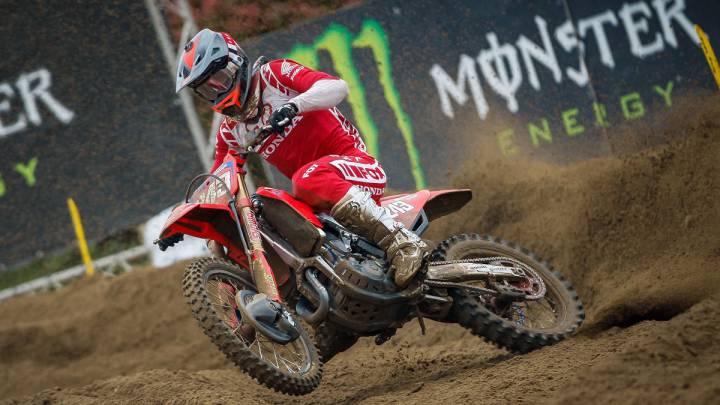 Gajser fulmina el Mundial y Prado cede la tercera plaza