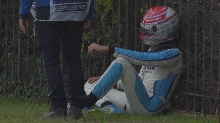 George Russell tras su accidente en Ímola.