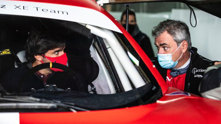De Maranello a MotorLand: la loca agenda de Carlos Sainz