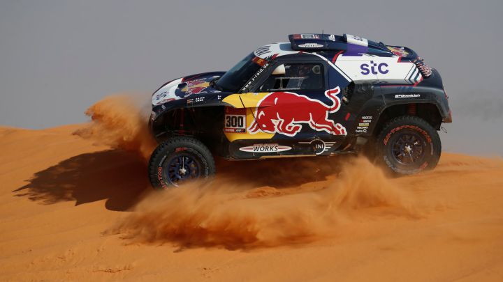 Carlos Sainz durante la sexta etapa del Rally Dakar 2021