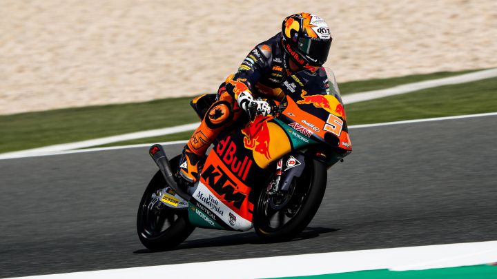 Masiá mete miedo en Moto3 y Lowes lidera en Moto2