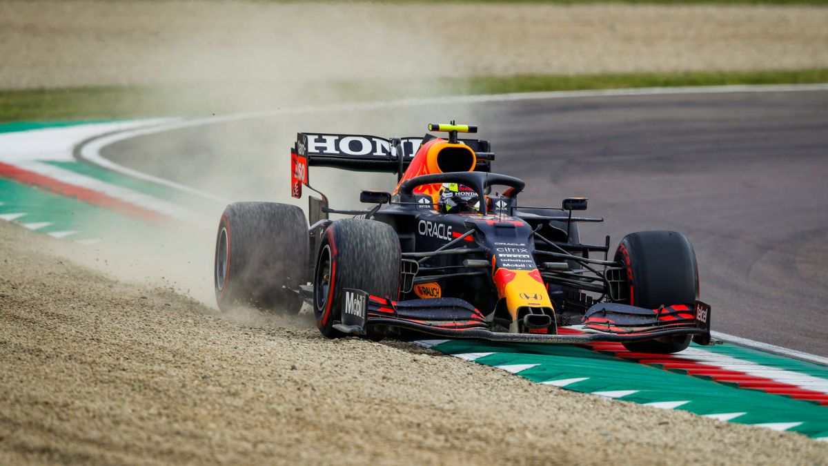 Red Bull, molesta con Pérez
