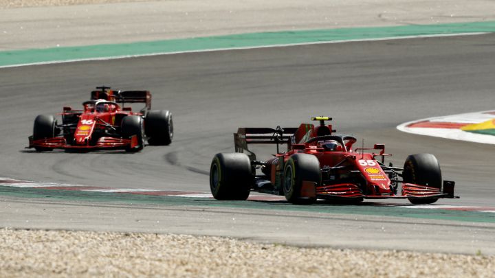 Carlos Sainz y Charles Leclerc (Ferrari SF21). Portimao, Portugal. F1 2021.