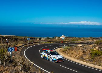 Cruz, intratable en Tenerife