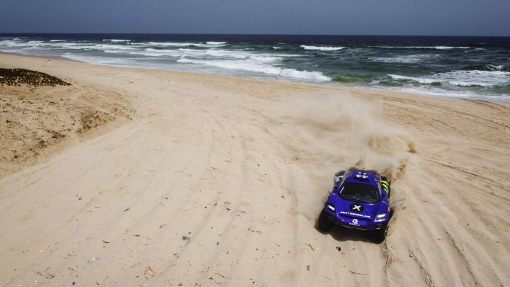 El coche de Cristina Gutiérrez y Loeb en Dakar.