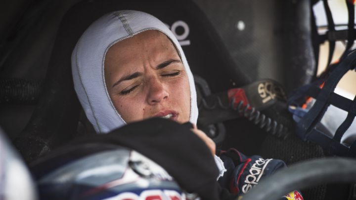 Cristina Gutiérrez con gesto de dolor tras la última etapa en Kazajistán.