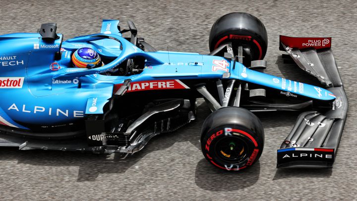 Fernando Alonso con el Alpine en Francia.