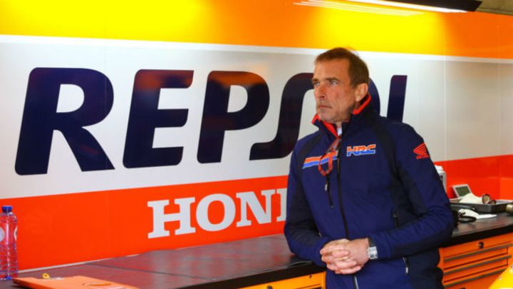 Livio Suppo en el garaje de Honda durante su etapa como director de HRC