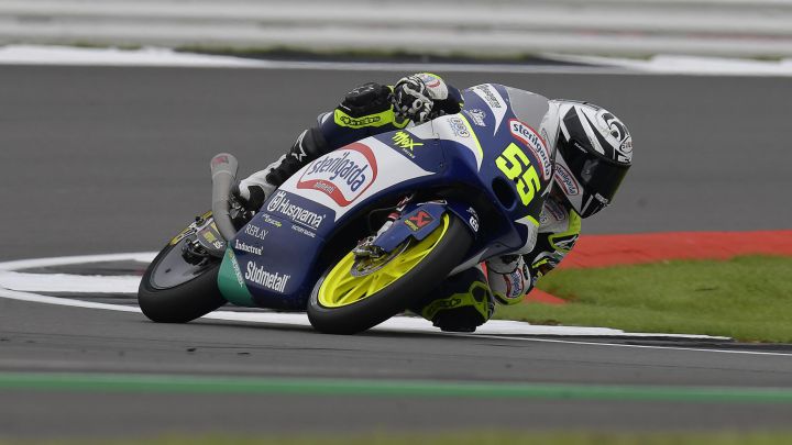 Fenati bate el récord y Acosta da la cara en su estreno inglés