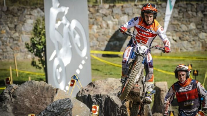 Toni Bou disputa una carrera de TrialGP en la temporada 2021