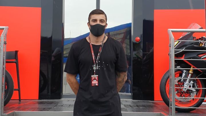 Iannone visita el paddock de Misano en el GP de San Marino 2021