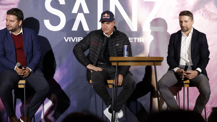 Carlos Sainz: "Yo también tengo un plan para ganar el Dakar"