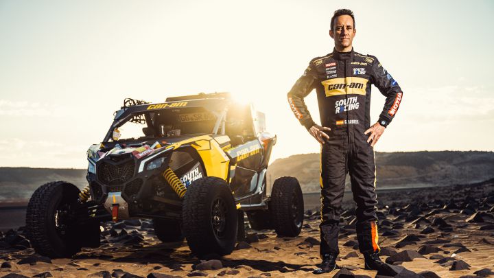 Gerard Farrés junto al Can-Am de South Racing del Dakar 2022.