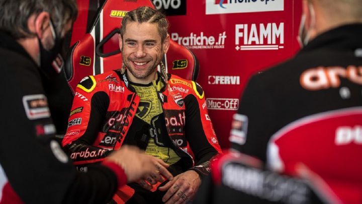 Bautista: "Es erróneo comparar Superbike con MotoGP"