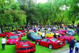 Caravana Ferrari en Suances
