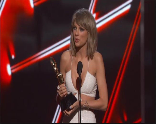 Taylor Swift arrasa en los premios Billboard, en Las Vegas