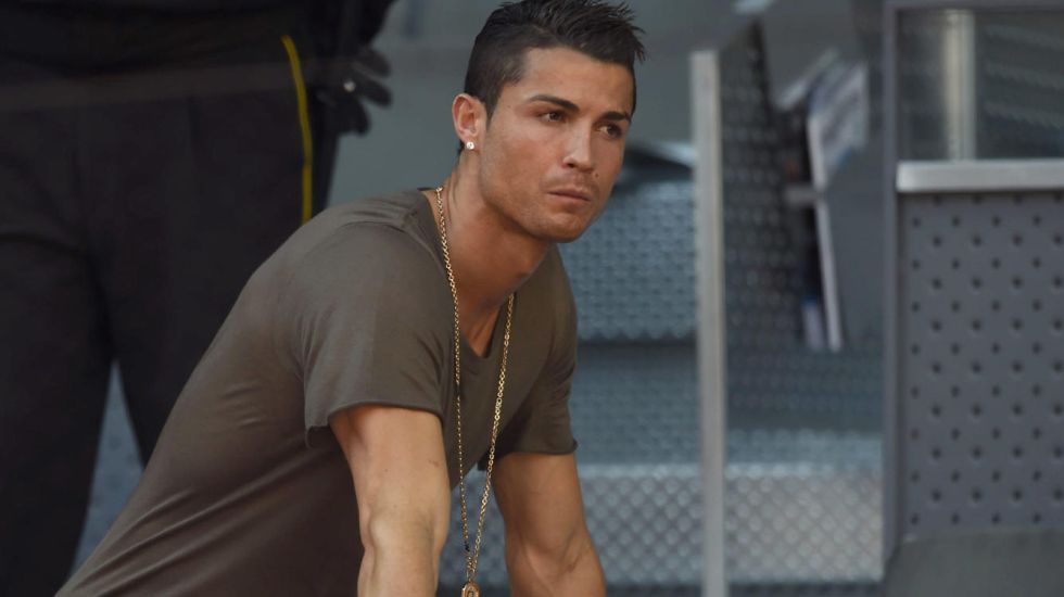 La nueva imagen de Ronaldo le acerca a '50 Sombras de Grey'