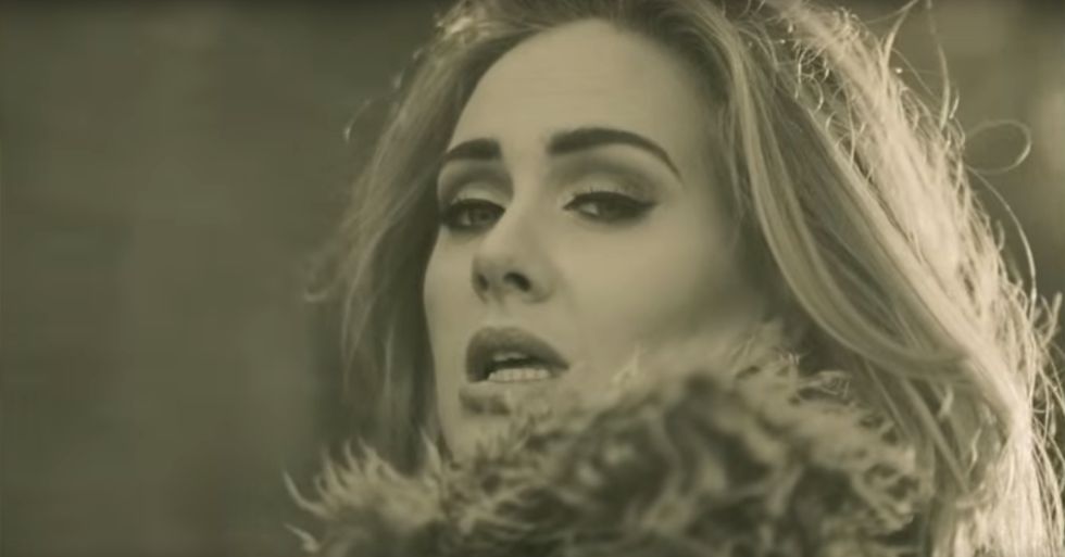 La súper voz de Adele enamora con 'Hello', su nuevo videoclip