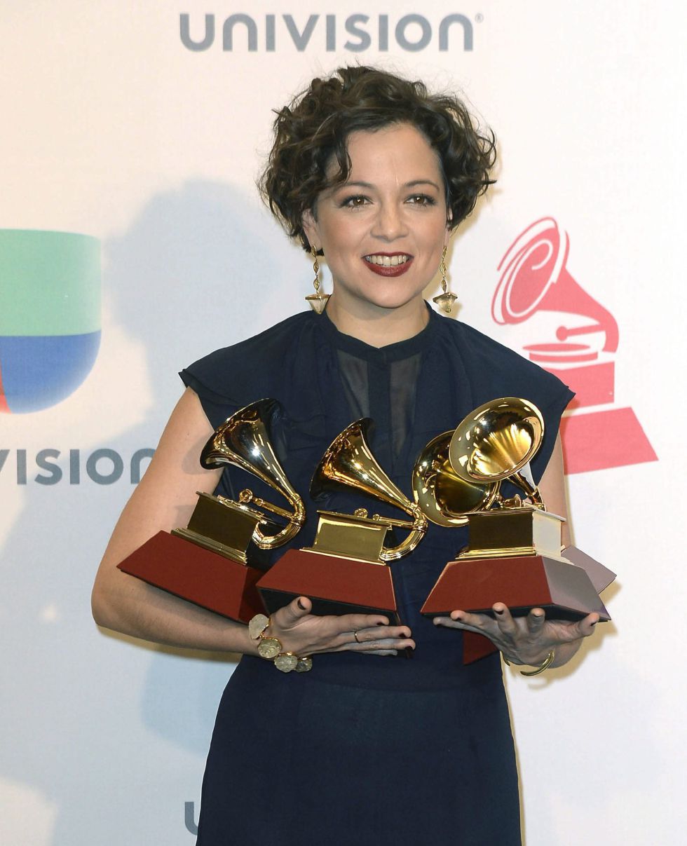Natalia Lafourcade y Juan Luis Guerra ganan los Latin Grammy