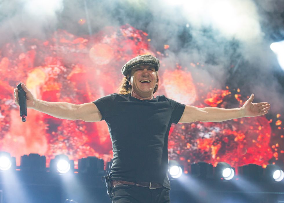 AC/DC cancela 10 conciertos por el riesgo de que Brian Johnson se quede sordo