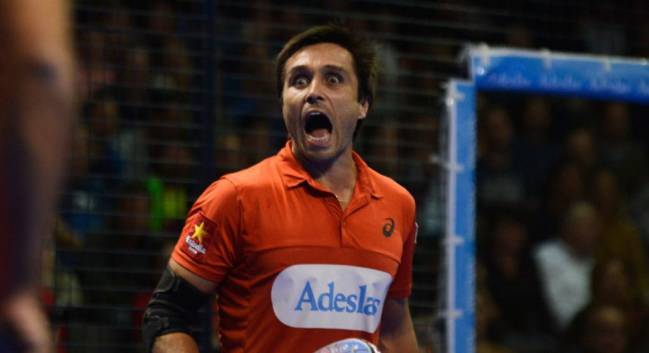Fernando Belasteguín tras un fallo.