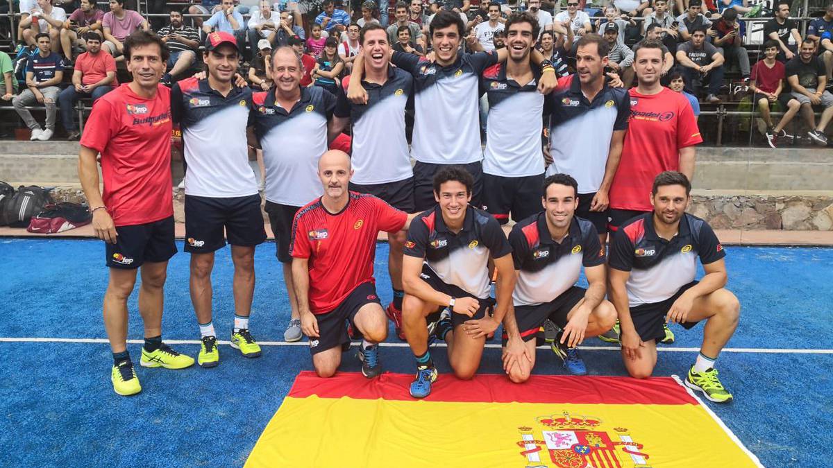 Los integrantes de la Selección masculina de pádel.