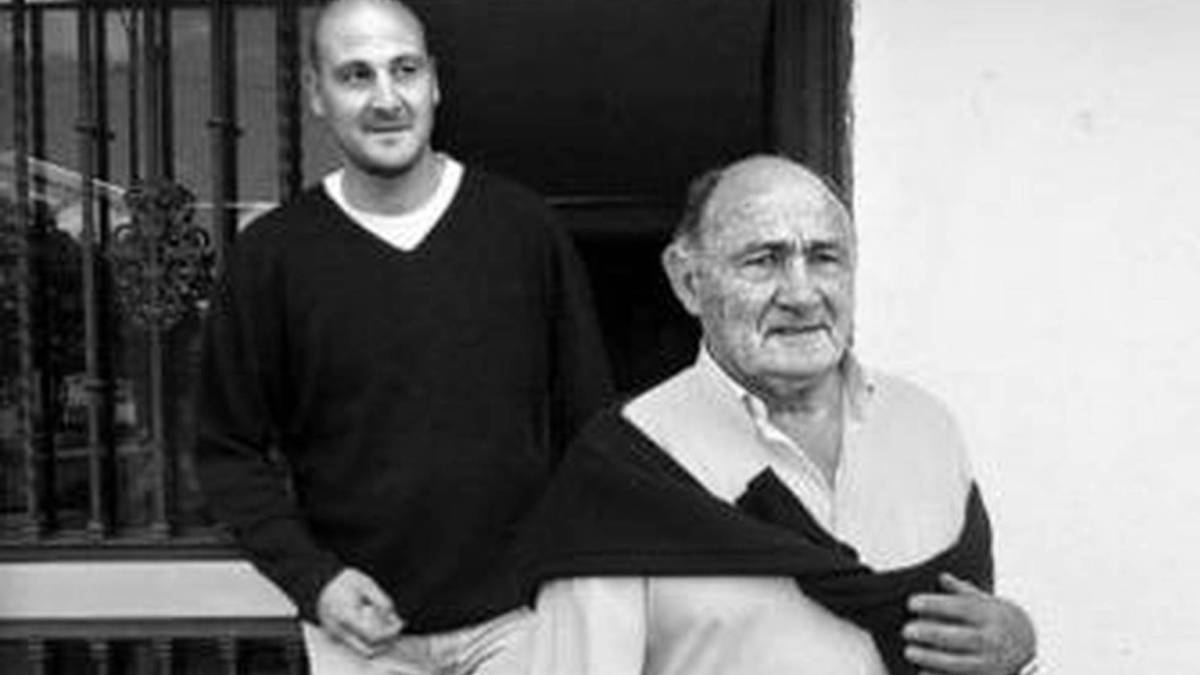 Eusebio Ríos y, detrás, su hijo Roberto.