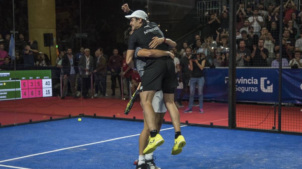 Ale Galán y Juani Mieres celebran su pase a la final del Buenos Aires Master del World Padel Tour.