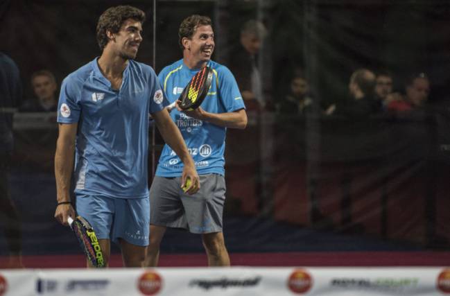 Paquito Navarro y Juan Lebrón reaccionan ante el público en el Buenos Aires Master.