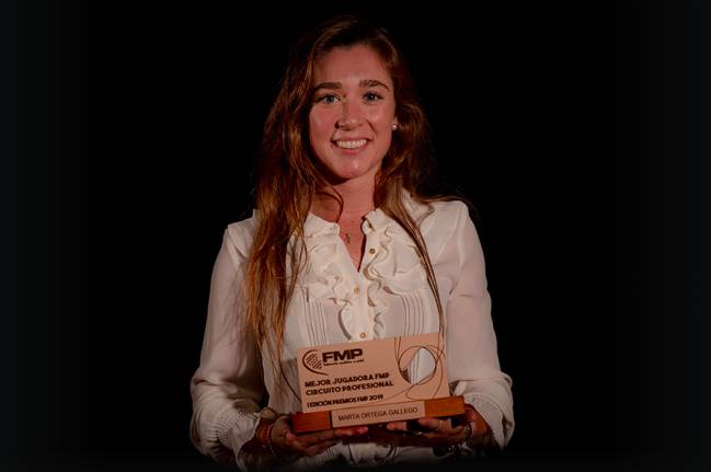Marta Ortega, galardonada como Mejor Jugadora Circuito Profesional por la FMP.