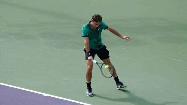 federer_slice_backhand_drop_shot