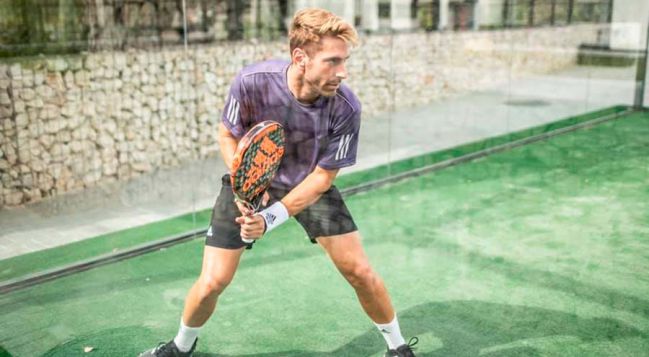 Álex Ruiz con la Adidas Adipower Ctrl 2.0.