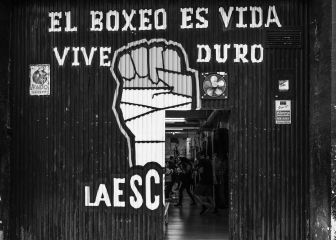 Finta, paso lateral y seguir pegando en el boxeo