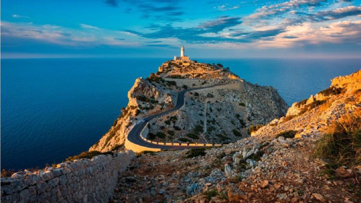 La e-Mallorca 312 llega al salón (y al rodillo) de los cicloturistas