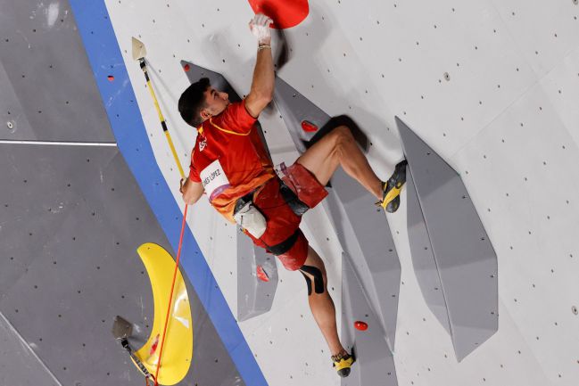 Alberto Ginés, escalador, durante los Juegos Olímpicos de Tokio 2020.