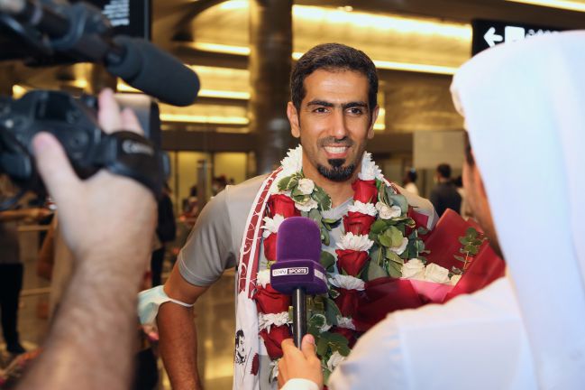Bein Sports entrevista a Saadon, jugador de Qatar, tras las clasificación al Mundial.