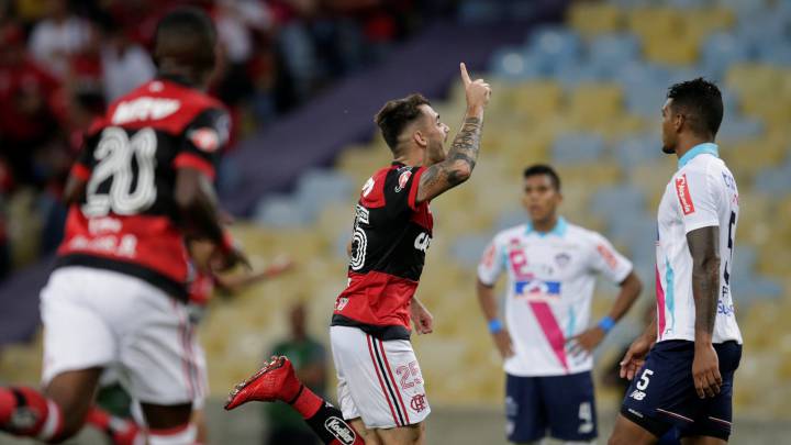 Con Trauco, Flamengo remonta y definirá en Colombia