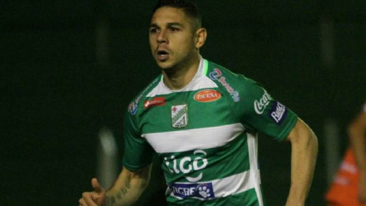 José Alí Meza durante un partido con Oriente Petrolero.