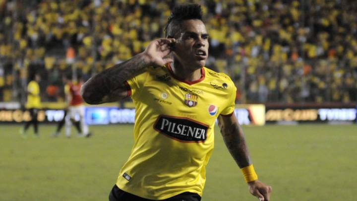 Jonathan Álvez celebra un gol con Barcelona.