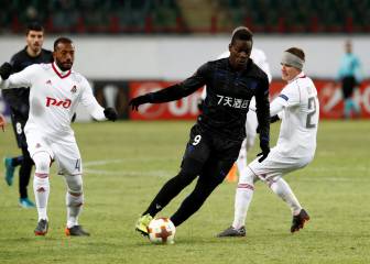Farfán, titular ante el Niza