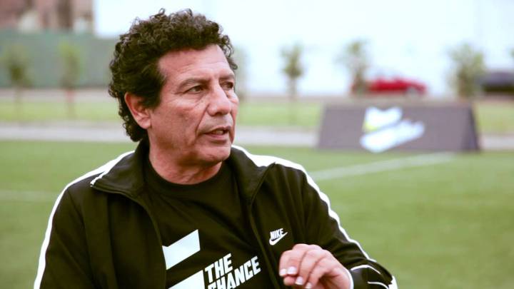 César Cueto también jugará contra las leyendas del Barça