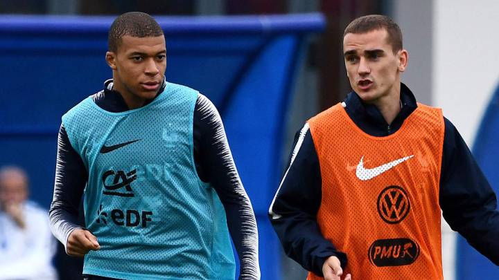 El delantero del PSG superó el fuerte golpe recibido en el tobillo y formó parte del once de Deschamps en un tridente completador por Griezmann y Dembele.