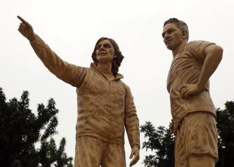 Las estatuas de Guerrero y Gareca levantan fuertes críticas