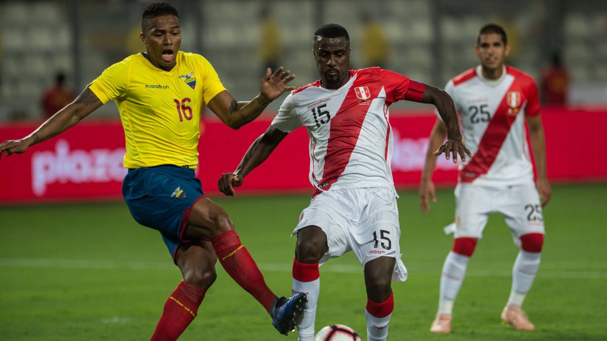 Nadie despuntó en la derrota ante Ecuador. El lateral derecho erró en el duelo con Preciado que acabó en el 0-1 y el delantero sigue sin convencer con Perú.